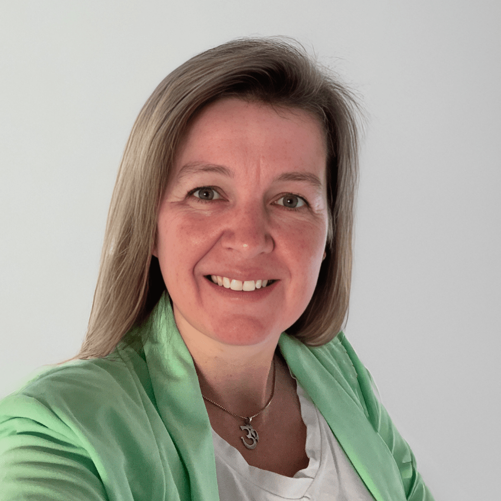 Je hebt al van alles geprobeerd. Bijles, oefenen, nog eens uitleggen. Maar het blijft moeizaam gaan. In mijn praktijk werk ik anders — ik kijk naar wie jouw kind is, hoe het denkt, en wat er echt nodig is. Lees meer →